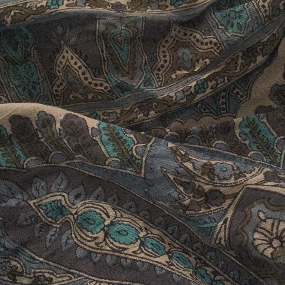 Fashion Scarf - Picture 2 of 3